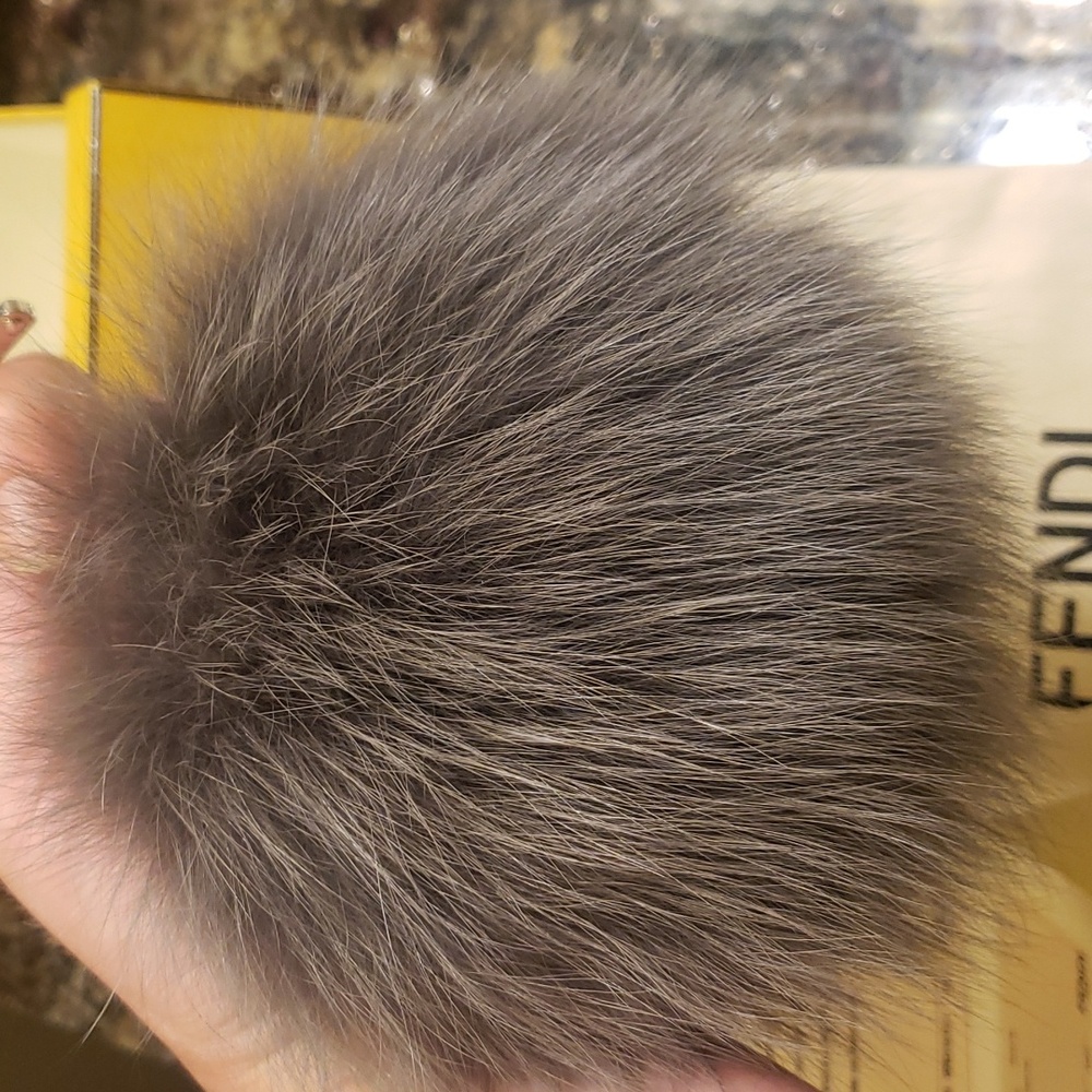 Fendi charm pom pom - Picture 4 of 12
